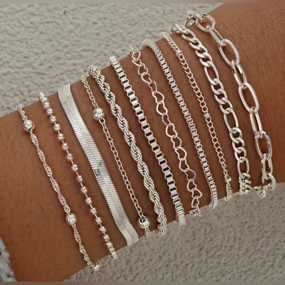 Jewelry - (J204) 925 Sterling Silver Set Of 11
Simple Twisted Snake Bone Chain
Bracelets